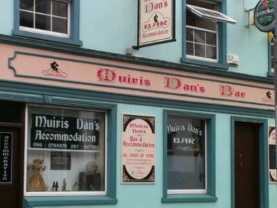 Muiris Dan's Bar